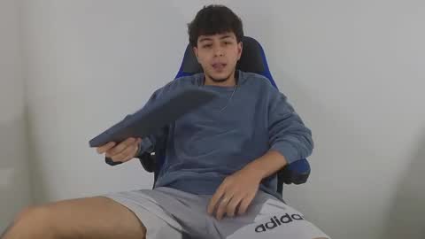 Snapshot of santybig18 chatting on March 11, 2025, 6:43 am santybig18 online show from March 11, 2025, 6:43 am