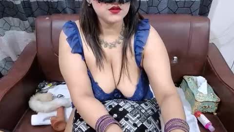 sanviqueen online show from November 15, 2025, 6:48 pm
