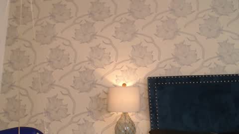 Sara online show from September 22, 2025, 8:33 pm