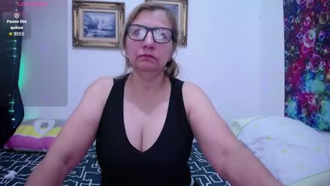 Snapshot of sara211 chatting on September 23, 2025, 1:25 pm sara online show from September 23, 2025, 1:25 pm