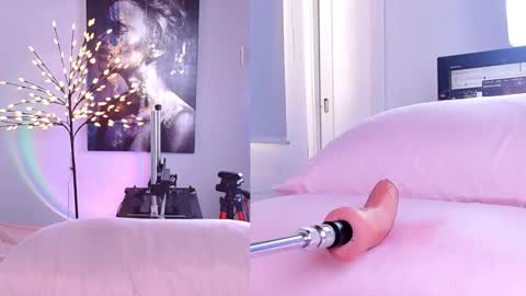 Snapshot of sara__turner chatting on November 28, 2025, 2:42 pm SARA online show from November 28, 2025, 2:42 pm