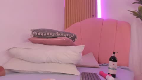 Sara online show from September 24, 2025, 3:59 pm