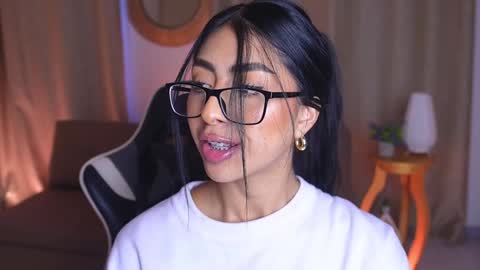 Snapshot of sara_albrecht chatting on January 21, 2025, 3:21 pm Sara online show from January 21, 2025, 3:21 pm