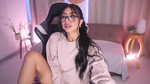 Snapshot of sara_albrecht chatting on February 3, 2025, 6:07 pm Sara online show from February 3, 2025, 6:07 pm