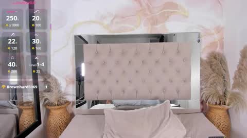 Snapshot of sara_connde chatting on September 18, 2025, 8:22 pm sara_connde online show from September 18, 2025, 8:22 pm