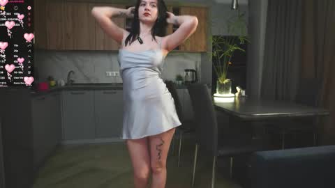 Snapshot of sara_hillson chatting on November 12, 2025, 4:29 pm Hi my name is Sara Im 18 years old. I like to travel and make new acquaintances online show from November 12, 2025, 4:29 pm