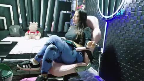 Snapshot of sara_hot_2 chatting on February 3, 2025, 12:04 am no limits sarah online show from February 3, 2025, 12:04 am