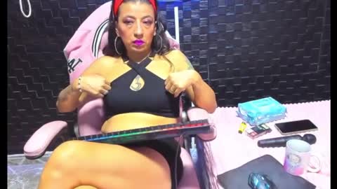 Snapshot of sara_hot_2 chatting on February 18, 2025, 11:41 pm no limits sarah online show from February 18, 2025, 11:41 pm