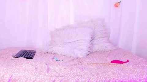 Snapshot of sara_kurt chatting on February 24, 2025, 3:20 pm Sara online show from February 24, 2025, 3:20 pm