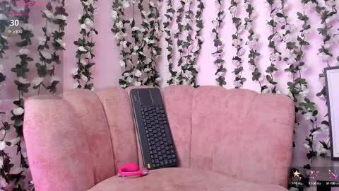 Snapshot of sara_kurt chatting on November 4, 2025, 3:22 pm Sara online show from November 4, 2025, 3:22 pm