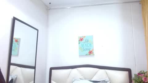 Snapshot of sara_marks chatting on October 1, 2025, 11:16 am S A R A online show from October 1, 2025, 11:16 am