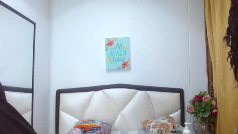 Snapshot of sara_marks chatting on October 6, 2025, 11:40 am S A R A online show from October 6, 2025, 11:40 am