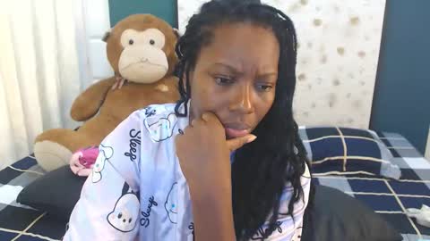 Snapshot of sara_marks chatting on October 16, 2025, 11:55 am S A R A online show from October 16, 2025, 11:55 am