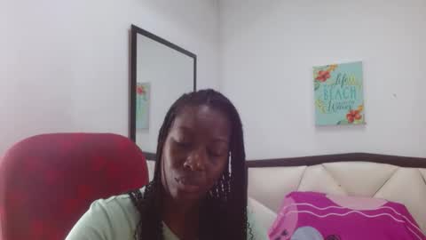 Snapshot of sara_marks chatting on October 29, 2025, 11:23 am S A R A online show from October 29, 2025, 11:23 am