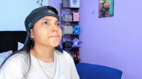 Snapshot of sara_mendez2_ chatting on January 21, 2025, 2:33 am Sara Mendez online show from January 21, 2025, 2:33 am