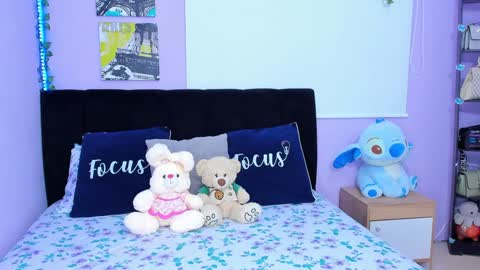 Snapshot of sara_mendez2_ chatting on February 5, 2025, 12:20 am Sara Mendez online show from February 5, 2025, 12:20 am