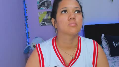 Snapshot of sara_mendez2_ chatting on February 27, 2025, 4:32 pm Sara Mendez online show from February 27, 2025, 4:32 pm