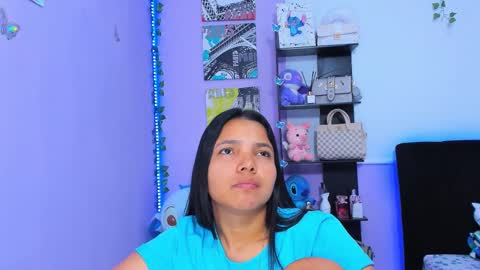 Snapshot of sara_mendez2_ chatting on March 7, 2025, 7:38 pm Sara Mendez online show from March 7, 2025, 7:38 pm