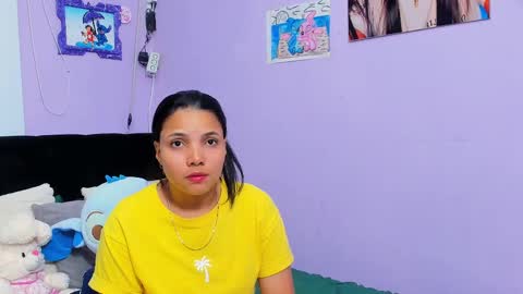 Snapshot of sara_mendez2_ chatting on October 24, 2025, 1:57 am Sara Mendez online show from October 24, 2025, 1:57 am