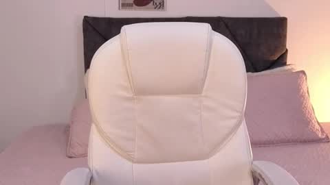 sara  online show from September 25, 2025, 2:43 pm