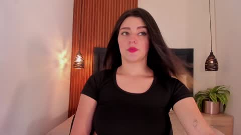 Snapshot of sara_stone17 chatting on December 11, 2024, 9:01 pm  -  online show from December 11, 2024, 9:01 pm