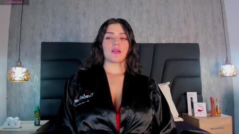 Snapshot of sara_stone17 chatting on February 5, 2025, 11:23 am  -  online show from February 5, 2025, 11:23 am