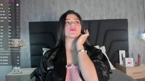 Snapshot of sara_stone17 chatting on February 11, 2025, 2:46 pm  -  online show from February 11, 2025, 2:46 pm