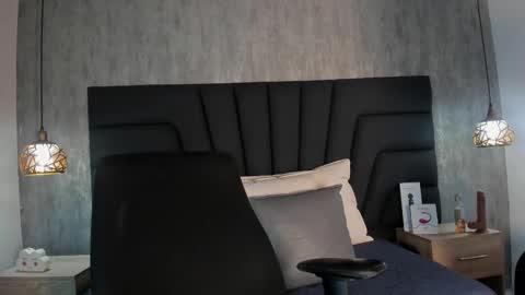 Snapshot of sara_stone17 chatting on February 14, 2025, 5:36 pm  -  online show from February 14, 2025, 5:36 pm
