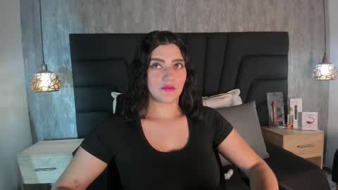 Snapshot of sara_stone17 chatting on February 25, 2025, 11:30 am  -  online show from February 25, 2025, 11:30 am