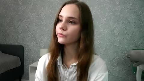 Im Sara  online show from October 4, 2025, 7:12 pm