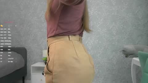 Im Sara  online show from November 10, 2025, 7:13 pm