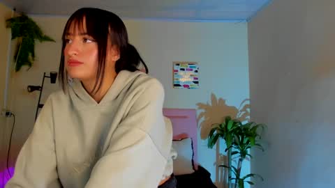 Snapshot of saraa_ramirez chatting on February 15, 2025, 2:44 pm Sarah Ramirez online show from February 15, 2025, 2:44 pm