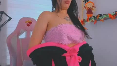 Snapshot of saraa_ramirez chatting on October 27, 2025, 11:58 am Sarah Ramirez online show from October 27, 2025, 11:58 am