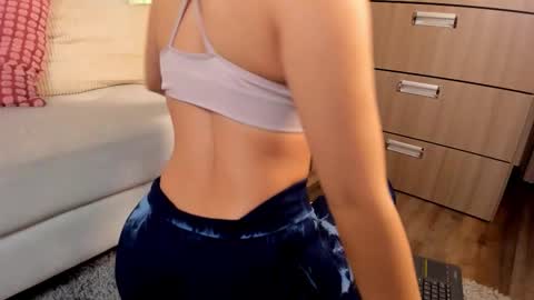 Sarah  online show from December 16, 2025, 2:38 am