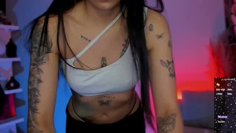 Sara online show from October 21, 2025, 11:27 pm