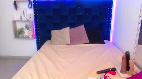 Snapshot of saraapril_1 chatting on February 2, 2025, 12:35 pm SARAHGIL online show from February 2, 2025, 12:35 pm