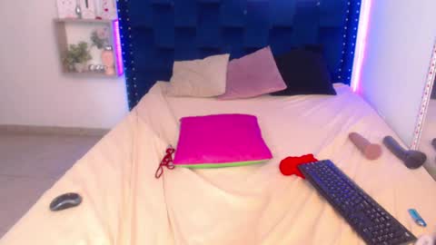 Snapshot of saraapril_1 chatting on February 2, 2025, 3:39 pm SARAHGIL online show from February 2, 2025, 3:39 pm