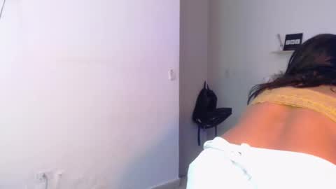 Snapshot of saraapril_1 chatting on February 5, 2025, 1:47 am SARAHGIL online show from February 5, 2025, 1:47 am