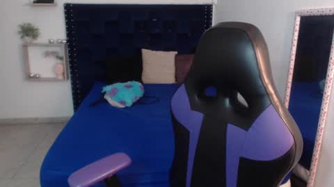 Snapshot of saraapril_1 chatting on February 12, 2025, 9:22 pm SARAHGIL online show from February 12, 2025, 9:22 pm