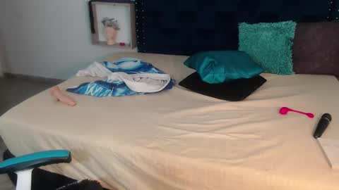 Snapshot of saraapril_1 chatting on February 25, 2025, 11:55 pm SARAHGIL online show from February 25, 2025, 11:55 pm