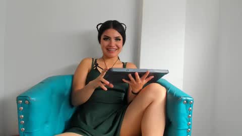 Snapshot of sarabenedetti chatting on March 10, 2025, 4:25 pm Sara online show from March 10, 2025, 4:25 pm