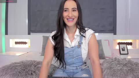  Sara Gomez  online show from February 14, 2025, 3:15 pm