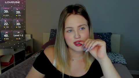 Sarah online show from September 9, 2025, 1:38 am