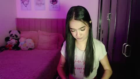 Snapshot of sarah_stone15 chatting on February 6, 2025, 1:38 am Sarah online show from February 6, 2025, 1:38 am