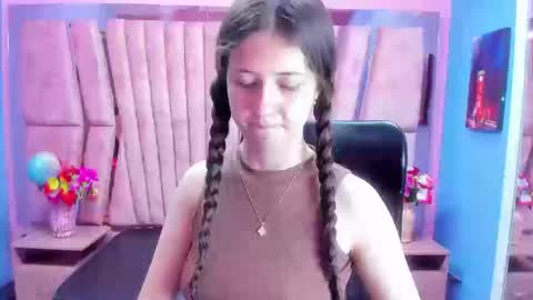 Sarah online show from October 18, 2025, 2:18 pm