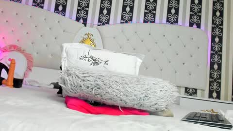 Snapshot of sarah_t33n chatting on March 11, 2025, 2:43 am Sarah online show from March 11, 2025, 2:43 am