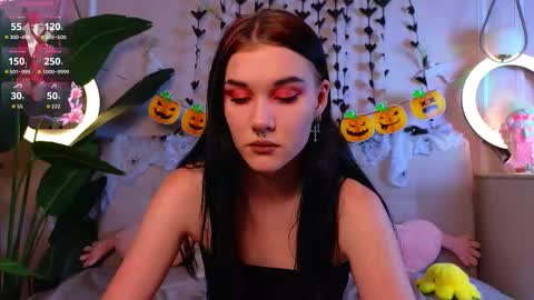 Sarah  online show from November 1, 2025, 9:28 pm