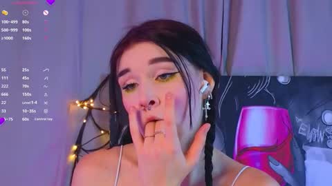 Sarah  online show from November 16, 2025, 8:14 pm