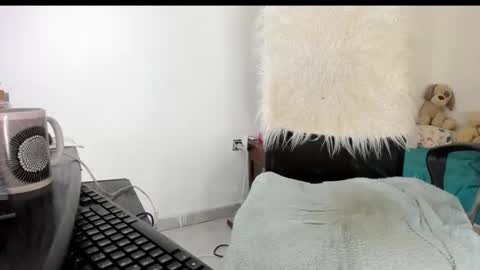 Snapshot of sarahlovexxv chatting on December 3, 2025, 6:39 pm Sarah online show from December 3, 2025, 6:39 pm