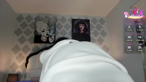 Snapshot of sarahmiler_ chatting on November 3, 2025, 7:48 pm Sarah online show from November 3, 2025, 7:48 pm